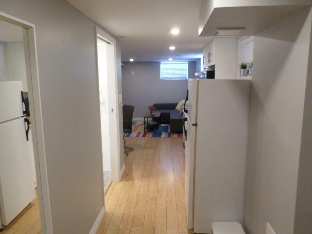 Fantastic And Modern Downtown 1-Bed Basement Apt., Parking Wi-Fi And Netflix Included Ottawa Esterno foto
