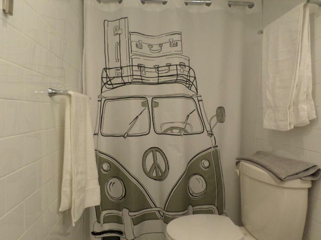 Fantastic And Modern Downtown 1-Bed Basement Apt., Parking Wi-Fi And Netflix Included Ottawa Esterno foto